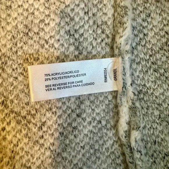 Very Warm Hooded Cardigan - Picture 8 of 10